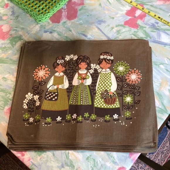 Vintage linen napkins/placemats.